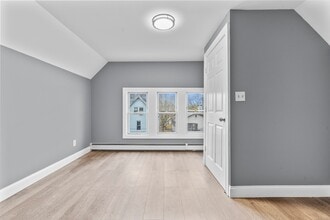 55 Elliot St, Unit 3rd in New Haven, CT - Foto de edificio - Building Photo