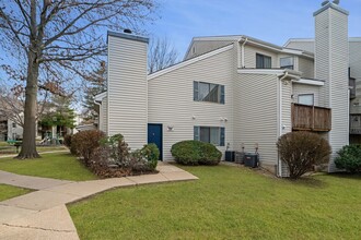 Glen at Bogey Hills in St. Charles, MO - Building Photo - Building Photo