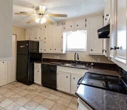 616 17th Ave N in Texas City, TX - Building Photo - Building Photo