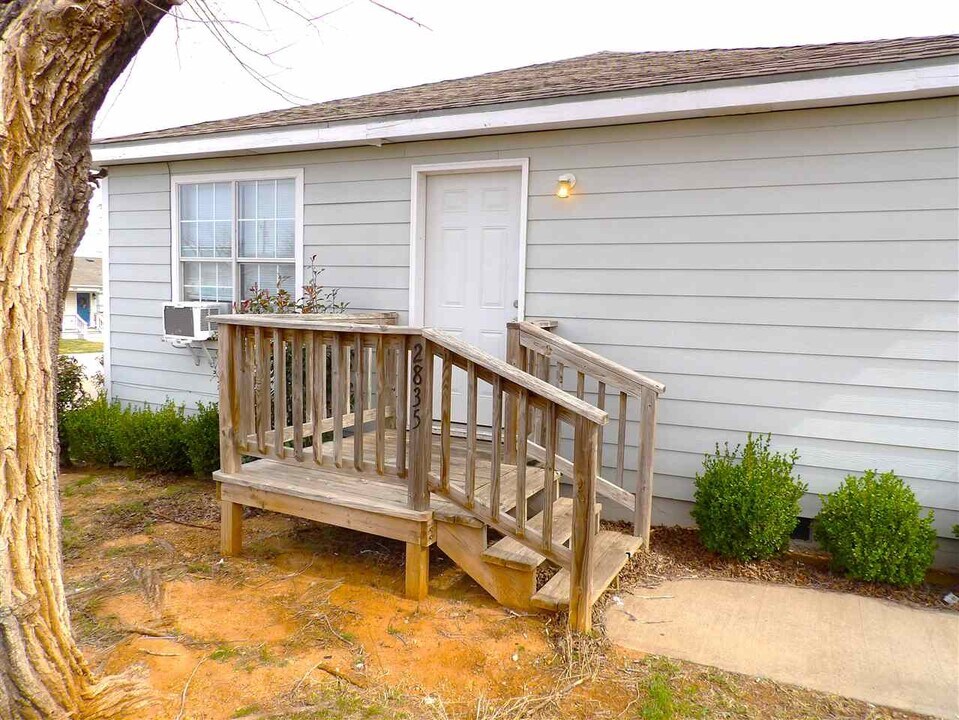 2835 Mobley St NW in Lawton, OK - Building Photo