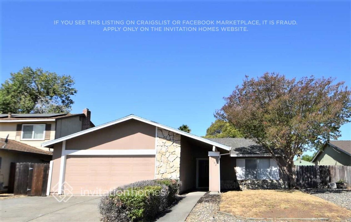 1102 Nancy Ct in Suisun City, CA - Building Photo