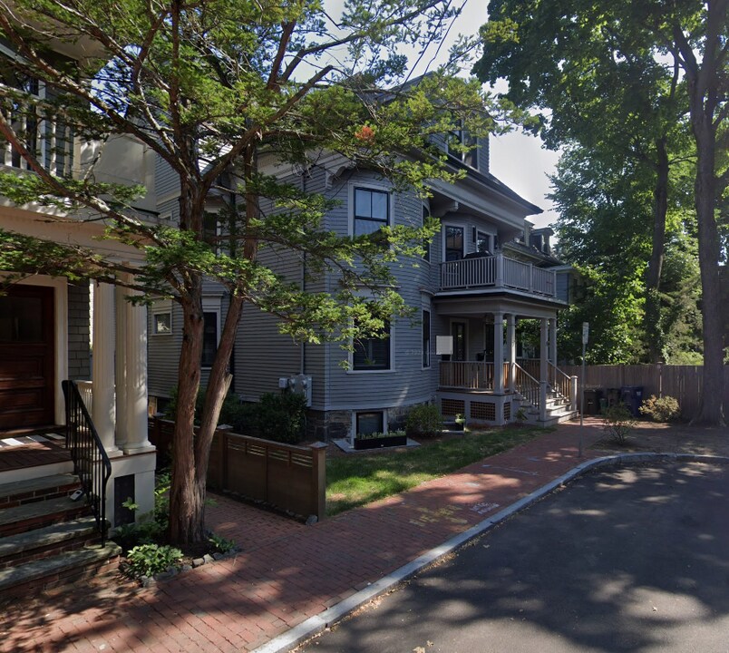 8A Forest St, Unit 3 in Cambridge, MA - Foto de edificio