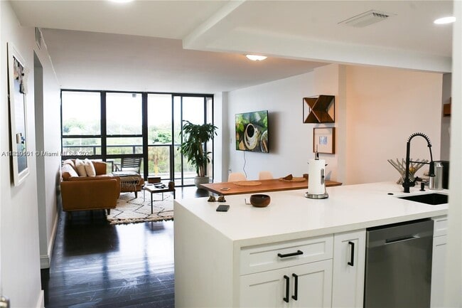 property at 600 NE 36th St