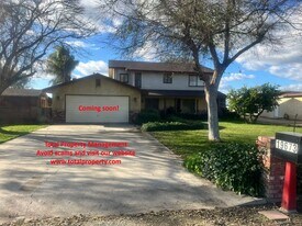 19673 Rd 124 in Tulare, CA - Building Photo