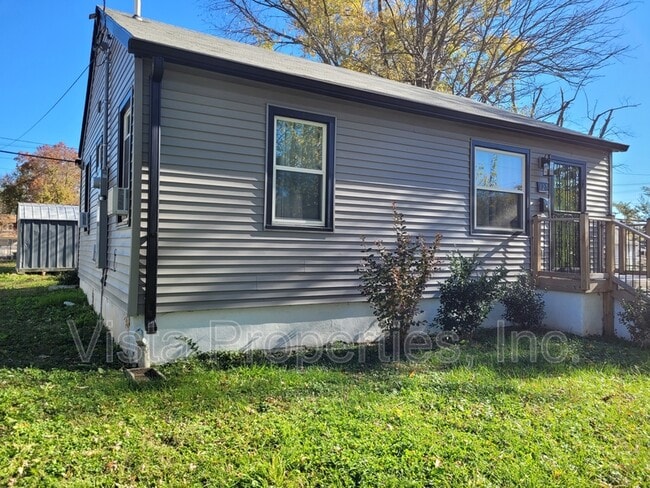 127 Boston Ct in Louisville, KY - Building Photo - Building Photo