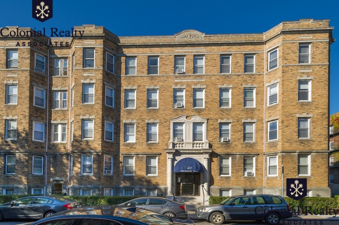 10 Orkney Rd in Boston, MA - Building Photo