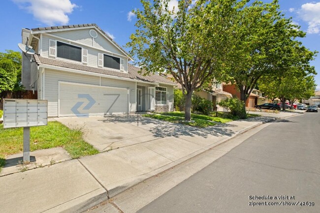 741 Glencreek Dr in Tracy, CA - Building Photo - Building Photo