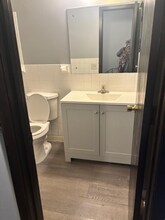 7126 72nd Ln N, Unit Apt 266 in Brooklyn Park, MN - Foto de edificio - Building Photo