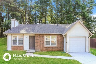 1061 Brandon Hill Way in Jonesboro, GA - Building Photo