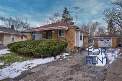 713 St Clair St in Flint, MI - Foto de edificio - Building Photo