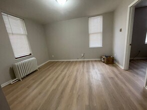 1000 Duss Ave in Ambridge, PA - Building Photo - Building Photo