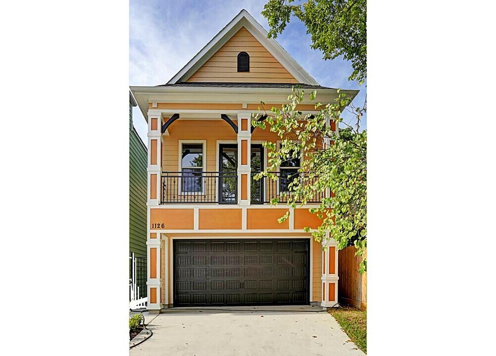 1126 Robbie St in Houston, TX - Building Photo