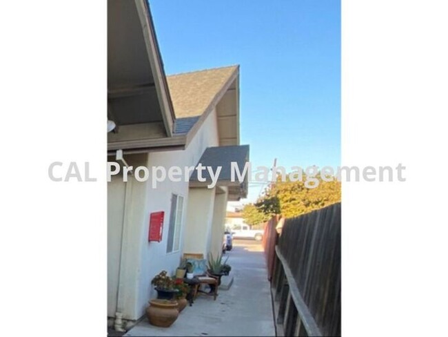 409 N Vanderhurst Ave in King City, CA - Building Photo - Building Photo