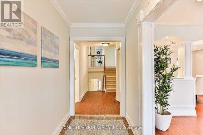 111 Bannatyne Dr in Toronto, ON - Building Photo - Building Photo