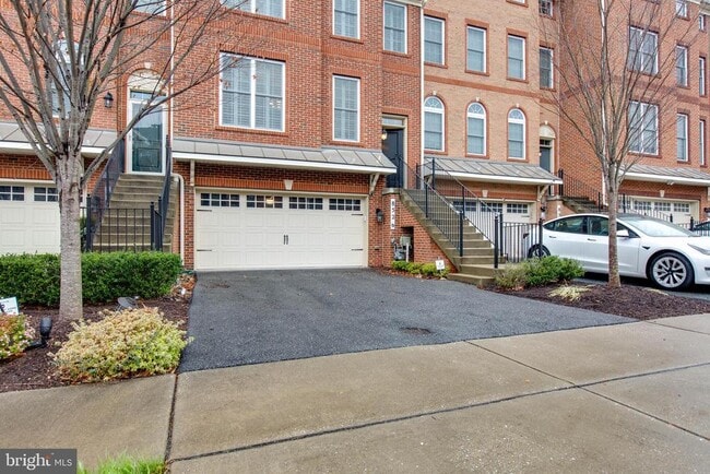 8526 Pine Springs Dr in Severn, MD - Building Photo - Building Photo