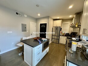 19 Highland St, Unit 2 in Boston, MA - Building Photo - Building Photo