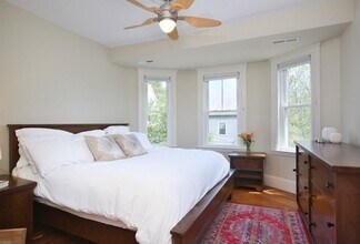 425 Medford St, Unit 3 in Somerville, MA - Foto de edificio - Building Photo