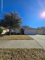 2875 Cross Creek Dr in Green Cove Springs, FL - Building Photo