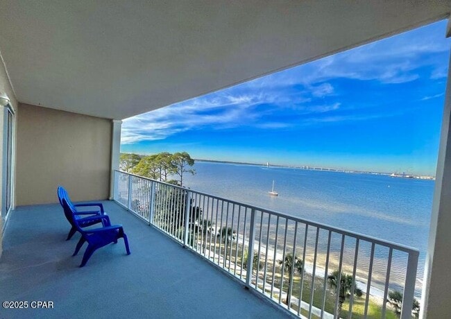 2400 Grandiflora Blvd