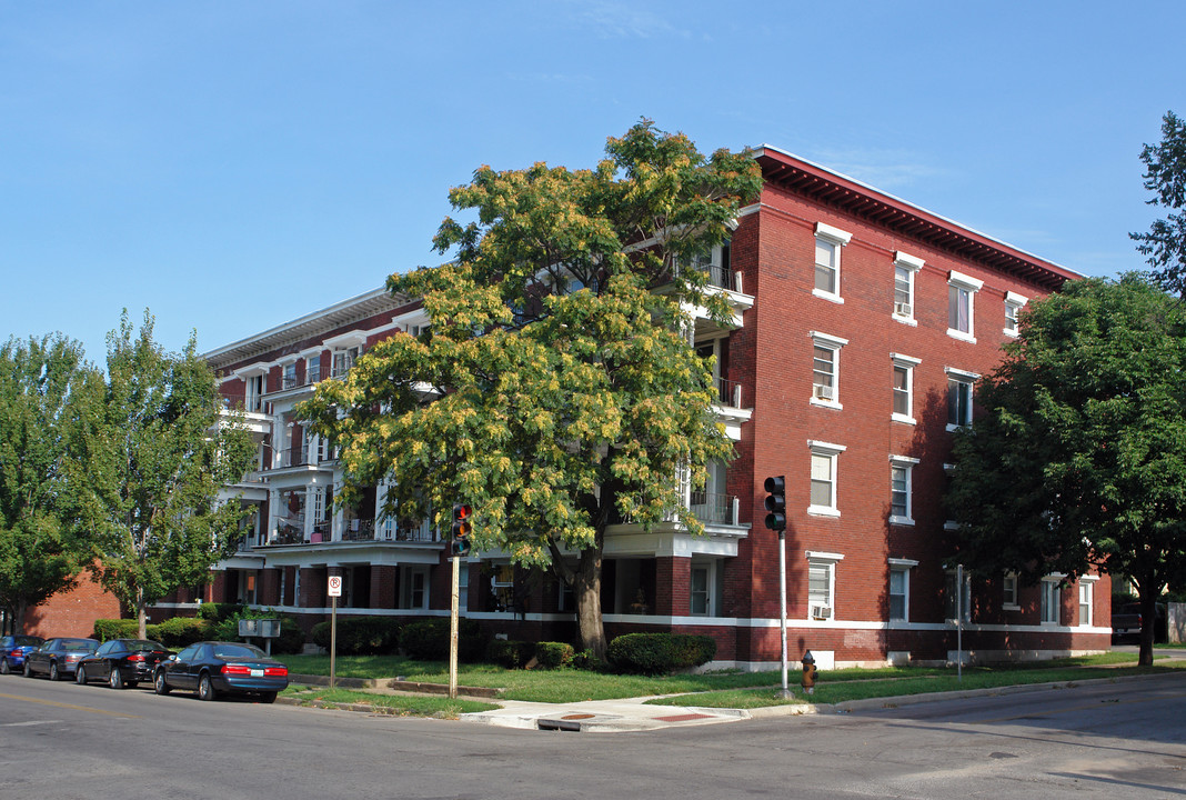 z-051524-Afton Apartments in Kansas City, MO - Foto de edificio