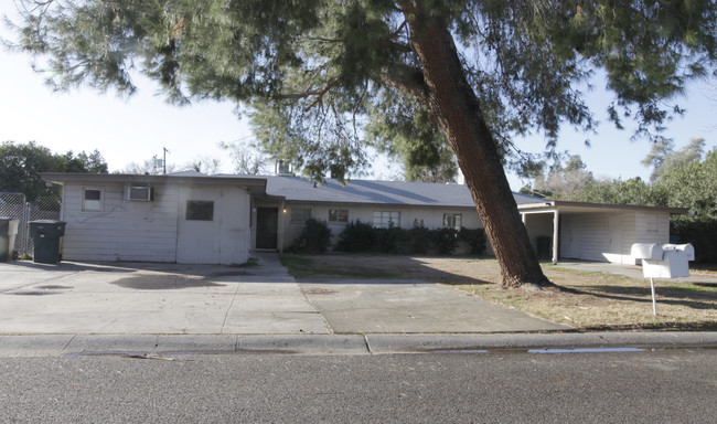 2601 W Morten Ave in Phoenix, AZ - Foto de edificio - Building Photo