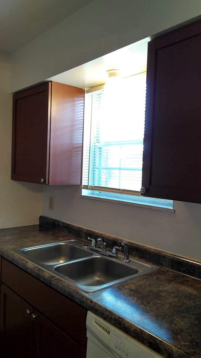 8045 Pippin Rd, Unit C3