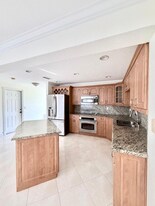 2594 West End Rd in West Palm Beach, FL - Building Photo