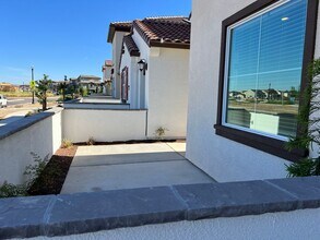 6440 Campus Pkwy in Roseville, CA - Building Photo - Building Photo