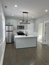 5033 W Wabansia Ave, Unit Unit 2W in Chicago, IL - Building Photo - Building Photo