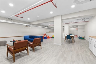 1 Tiffany Pl in Brooklyn, NY - Building Photo - Building Photo