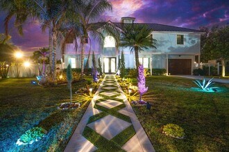100 Norwood Rd in Jupiter, FL - Building Photo - Building Photo