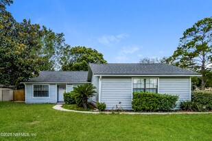 8272 Hamden Rd W in Jacksonville, FL - Building Photo