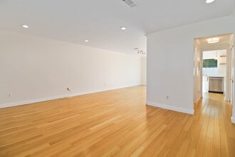 2770 Caminito Eldorado in Del Mar, CA - Foto de edificio - Building Photo