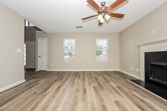 5622 Glen Ridge Bend in Lithonia, GA - Foto de edificio - Building Photo