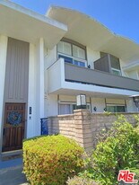 4760 La Villa Marina in Marina Del Rey, CA - Building Photo