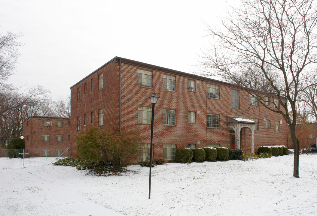 Clifton Woods in Columbus, OH - Foto de edificio