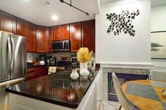 1201 N St NW, Unit G in Washington, DC - Building Photo - Building Photo