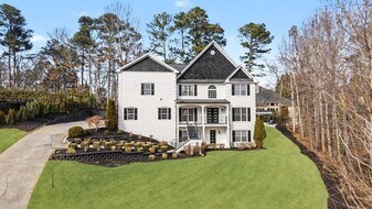 1046 Wiley Bridge Rd in Woodstock, GA - Building Photo