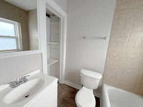 301-307-307 N Gladstone Blvd in Kansas City, MO - Foto de edificio - Building Photo