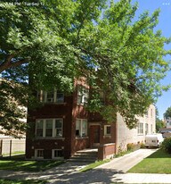 5727 N Washtenaw Ave, Unit 2 in Chicago, IL - Building Photo