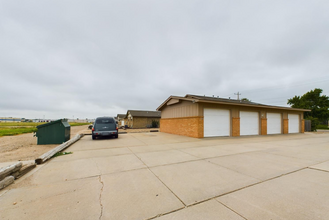 1912 Harding Ave in Garden City, KS - Building Photo - Building Photo