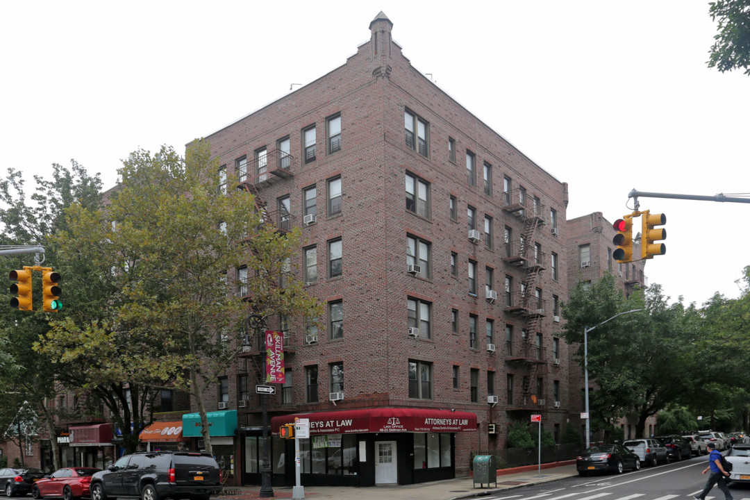 4819 Skillman Ave in Sunnyside, NY - Building Photo