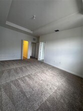 128 SW 184th Way in Pembroke Pines, FL - Building Photo - Building Photo