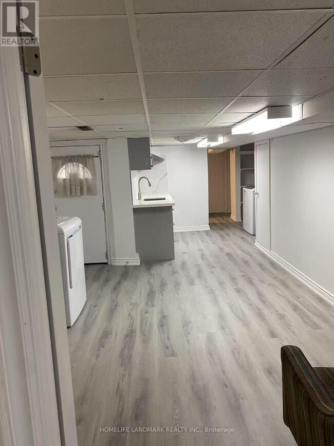 property at 1067 Dovercourt Rd