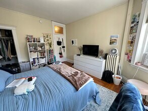 31 Gardner St, Unit 4 in Boston, MA - Foto de edificio - Building Photo