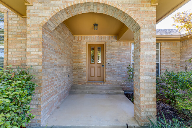1319 Dime Box Cir in New Braunfels, TX - Building Photo - Building Photo