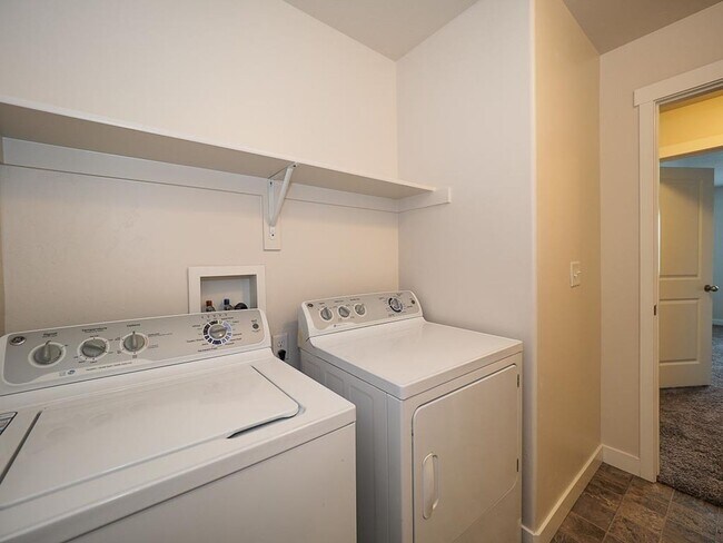 14307 South Side Hill Ln in Draper, UT - Building Photo - Building Photo