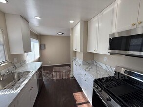 256 Euclid Pl in Upland, CA - Building Photo - Building Photo