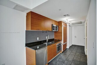 50 Biscayne Blvd, Unit 2309 in Miami, FL - Building Photo - Building Photo