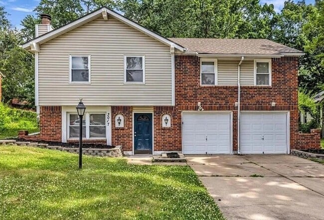 property at 3017 NW Castle Dr